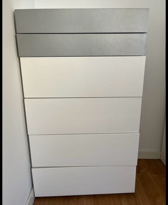 Quarto completo moveis de madeira, branco e cimza