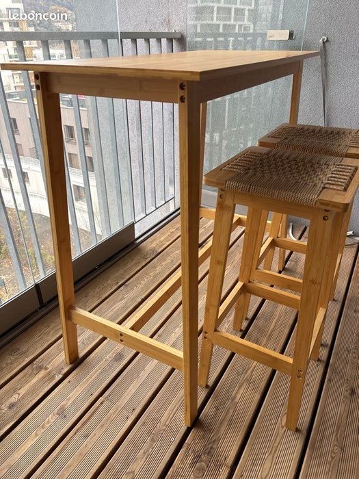 Bancada com 2 bancos