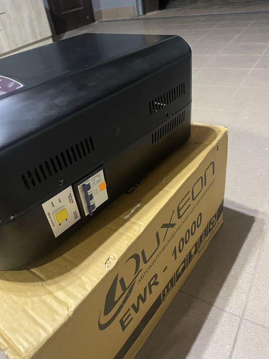 Стабілізатор напруги Luxeon WDR-10000