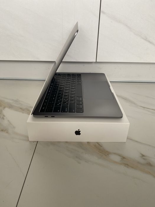 MacBook Pro 2019 Space Gray Apple ноутбук макбук