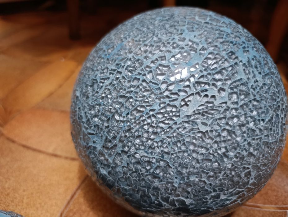 Декор,підсвічники і шар,з битого скла