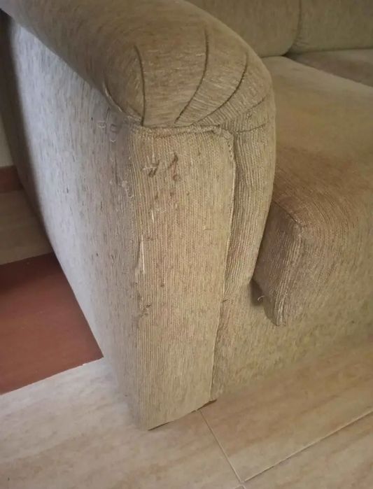 Sofá 3 lugares beje