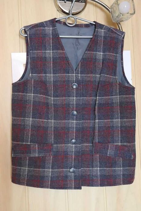 Kamizelka w kratkę szara