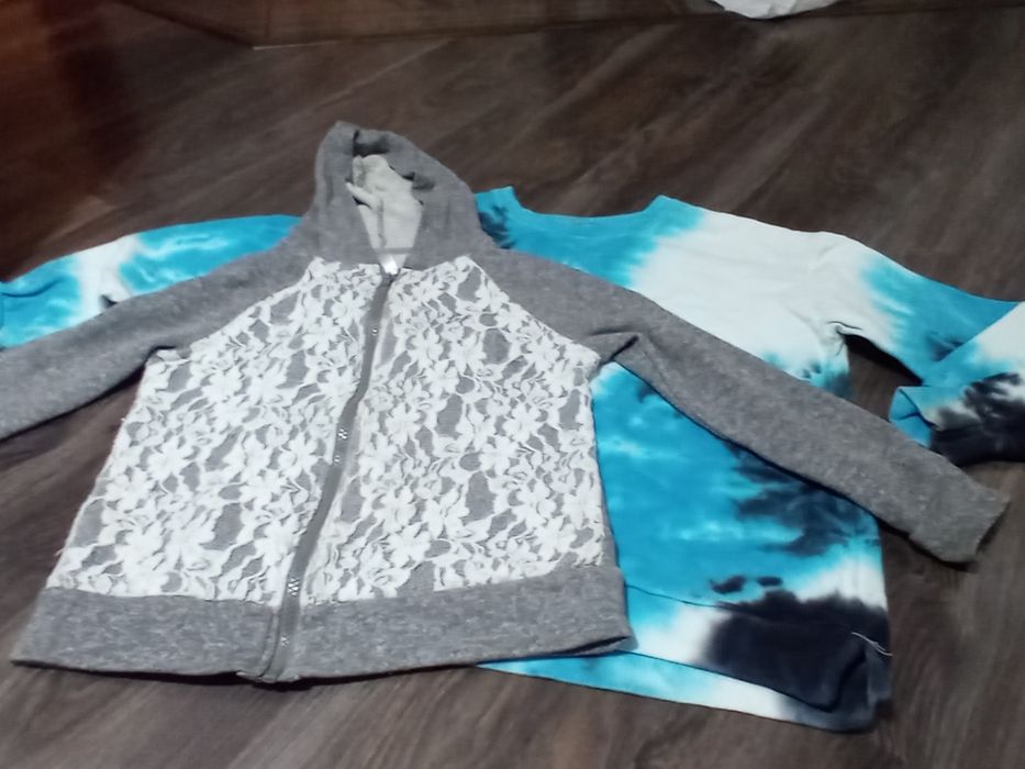 Dwie bluzy dziewczęce