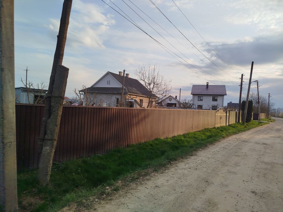 Будинок в місті Сторожинець, земля, сад, краєвид