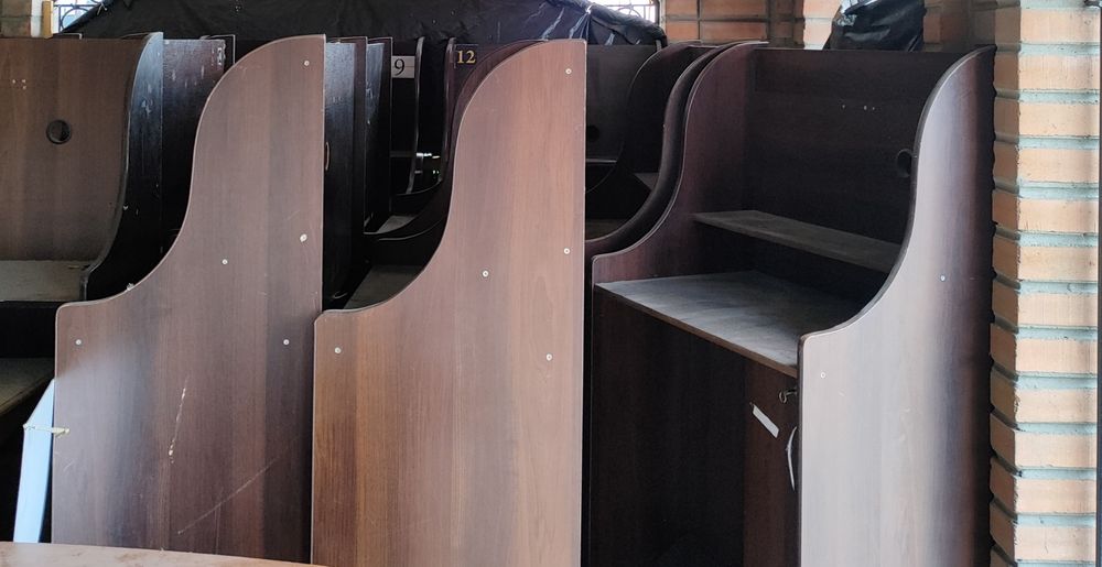 Столи для комп'ютерного клубу б/у