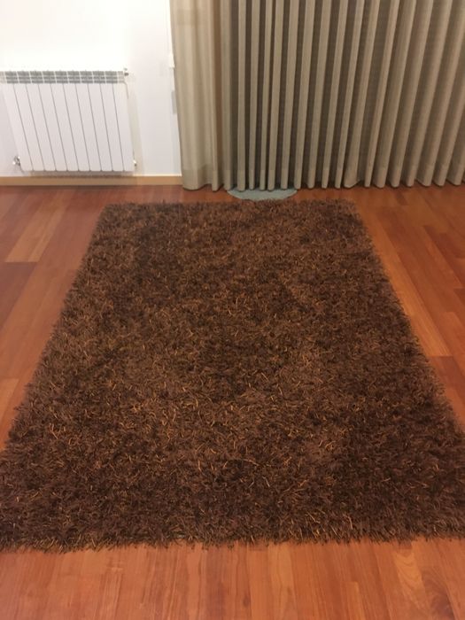 3 Carpetes castanhas pêlo médio