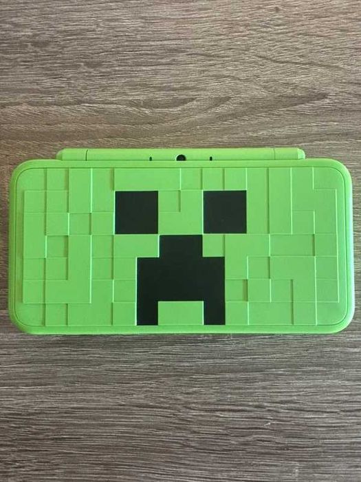 New Nintendo 2DS XL - Creeper Edition