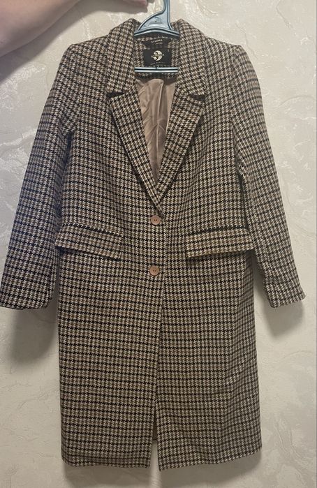 Осіннє елегантне пальто