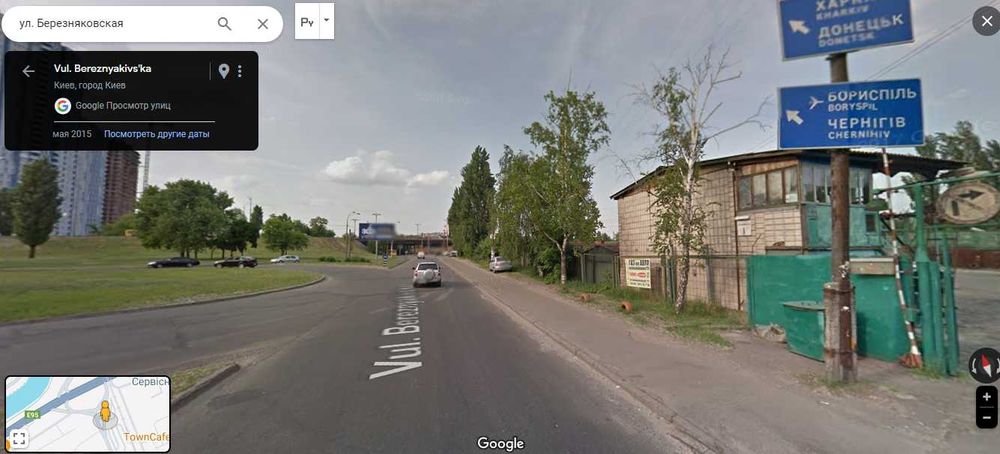 Крита стоянка для легкового авто.