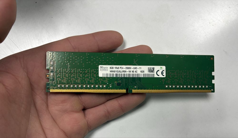 SK hynix 8GB DDR4-2666 DIMM メモリ　USED SK Hynix & Hynix 8GB 1Rx8 PC4-2666V RAM Memory Card Chip PC