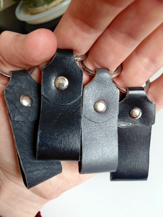 Кожаный брелок. Брелок шкіряний