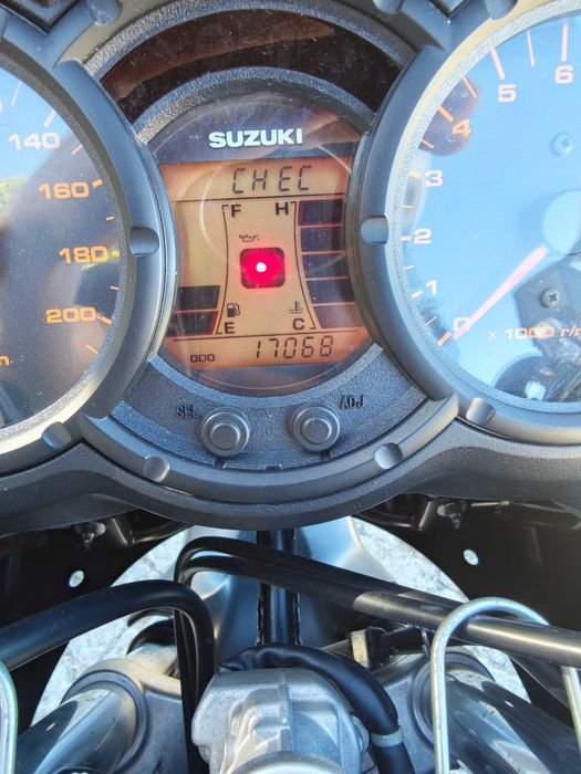 Suzuki V-Strom 650 – 2007 – Apenas 17.000 km