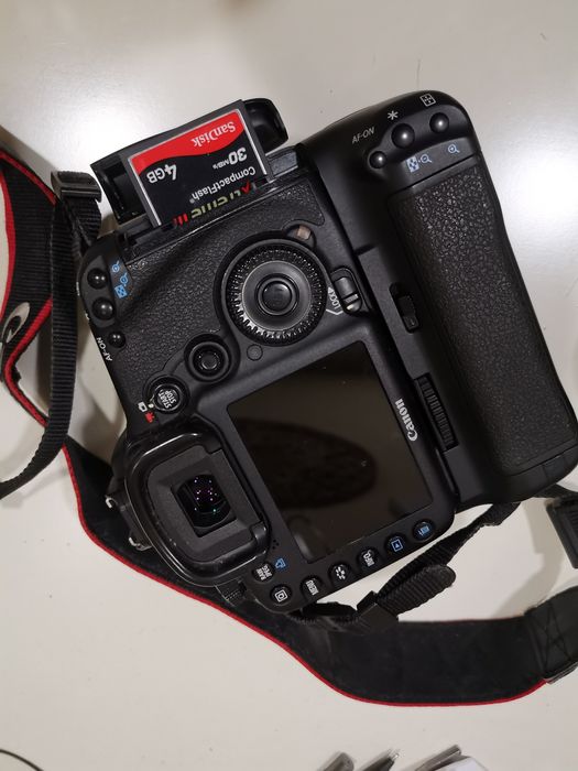 Canon EOS 7D + Grip e oferta de lente