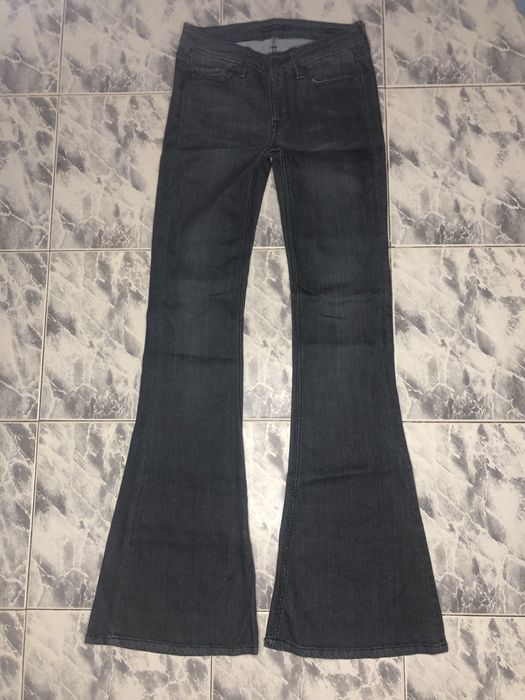Продам женские  серые джинсы, GENETIC DENIM  оригинал!  клёш . Р. 24