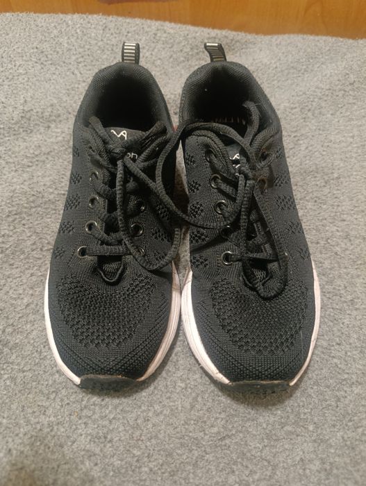 Кросовки женские 36р