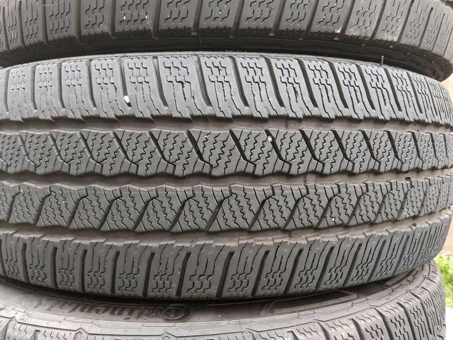 Зимній CONTINENTAL 215 60 17C протектор 80%