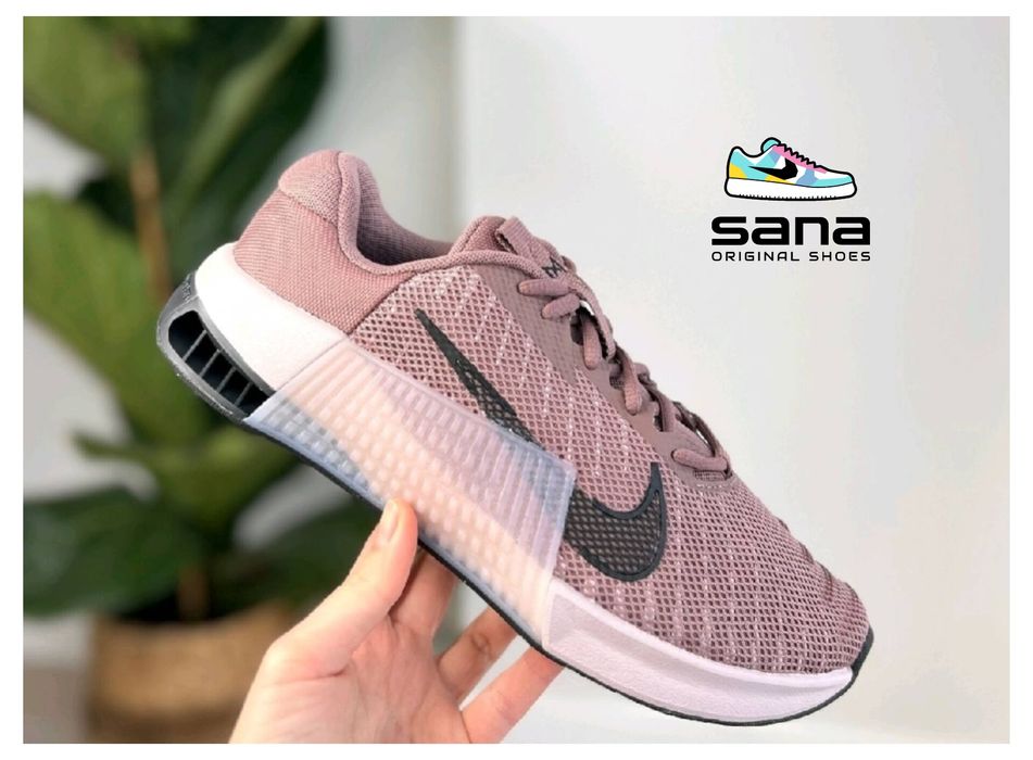 Легкі та стильні кросівки Nike metcon 9 Оригінал Нові  39р