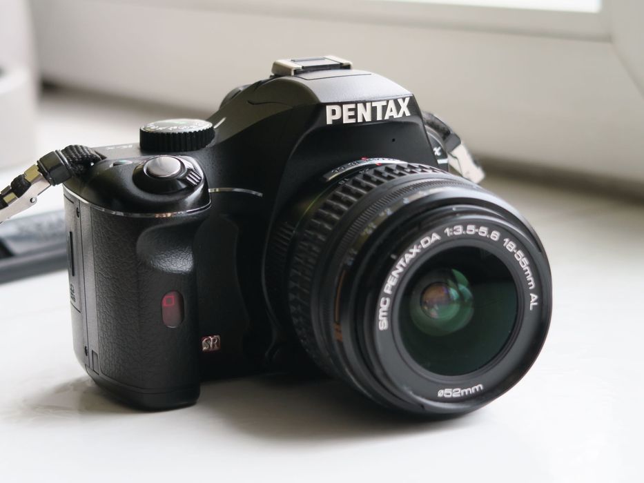 Lustrzanka Pentax K-x + obiektyw DA 18-55 mm AL