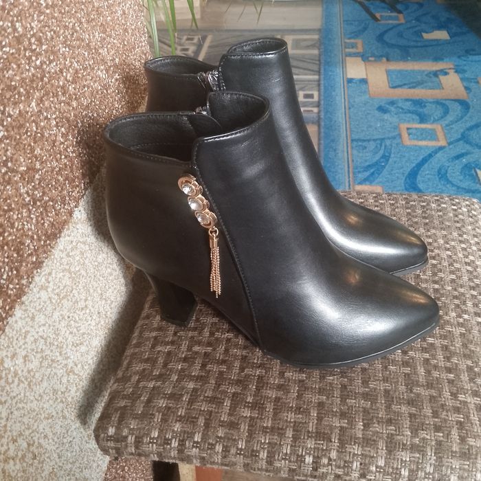 Продам взуття...