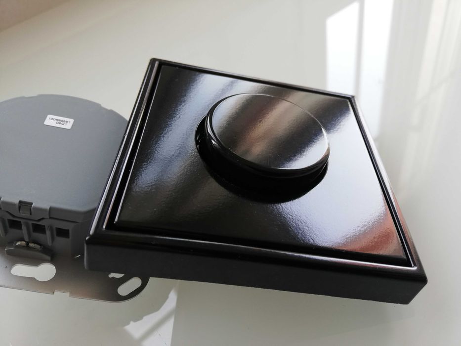 JUNG - botão giratório e aro em preto LS1940SW para regulador / dimmer