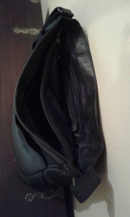 Mala preta em pele de vaca Tiffosi. Nova. Nunca foi Usada.