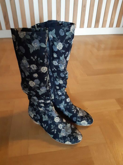botki jeansowe w kwiaty