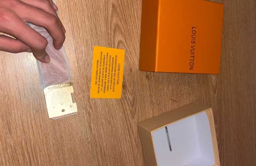 Cinto Louis Vuitton Original – Elegância e Exclusividade