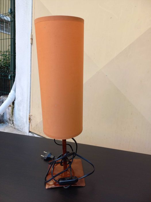 Candeeiro de Mesa com 30 cm altura