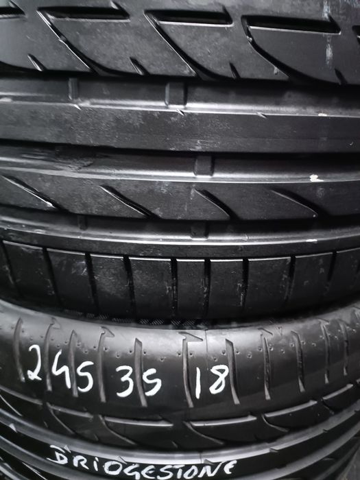 Pneus  245/35/18