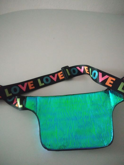 Сумочка на пояс, бананка, нарядная, вместительная, удобная