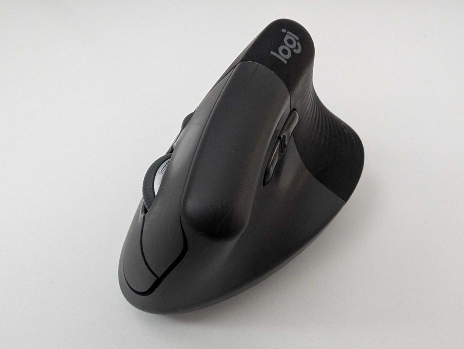 Logitech Lift Vertical Ergonomic Wireless/Bluetooth Graphite