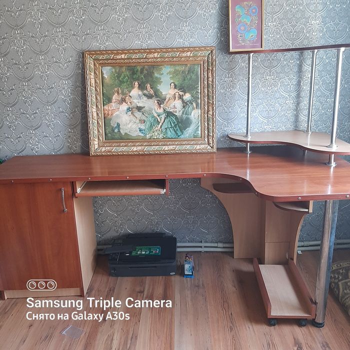 Стол компьютерный