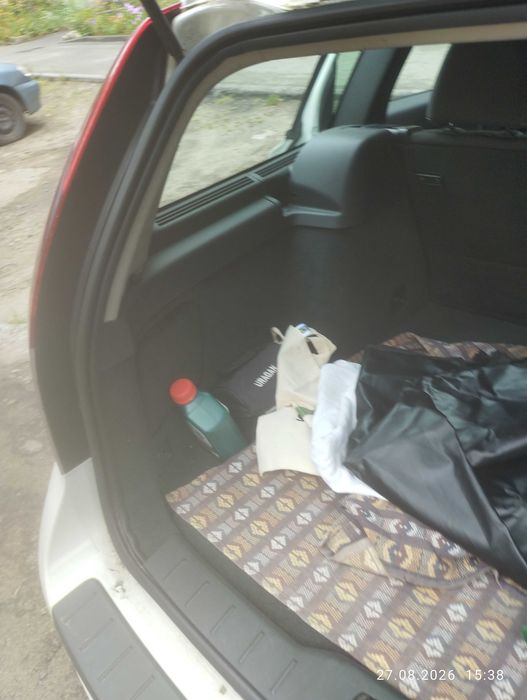 Автомобіль  volvo v50