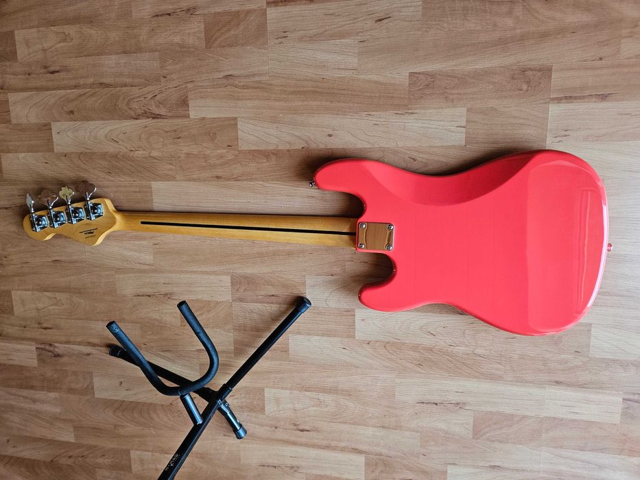 Vintage V4MFR gitara basowa