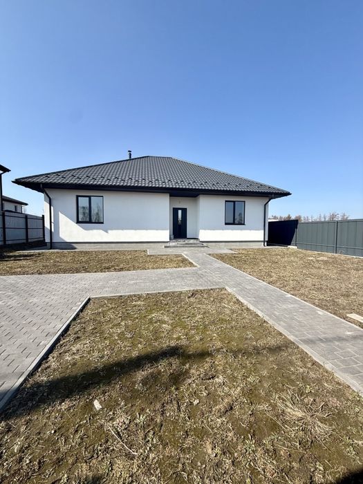 Сучасний будинок з ремонтом у Дмитрівці