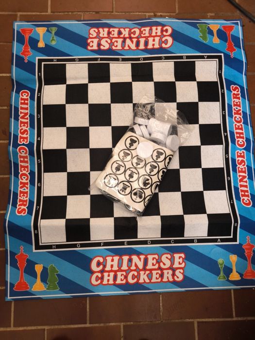 Jogo Xadrez Gigante 2 em 1. 
Jogo de tabuleiro gigante para pais e fil