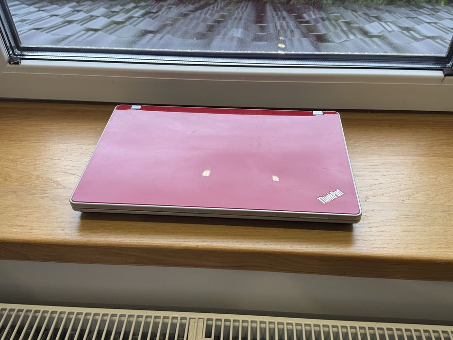Lenovo ThinkPad Edge Red
