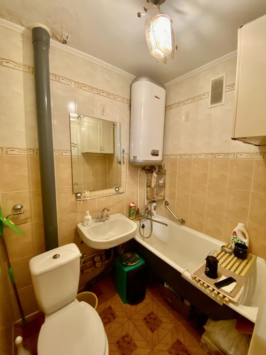 Продам 2-х кімнатну квартиру в районі 44 квартала