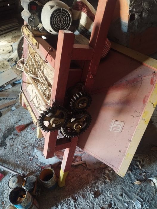 Espremedor de uvas elétrico