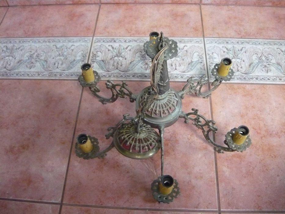 żyrandol mosiężny