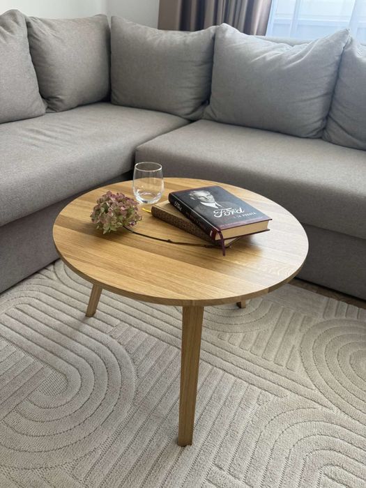 Круглий столик дубовий