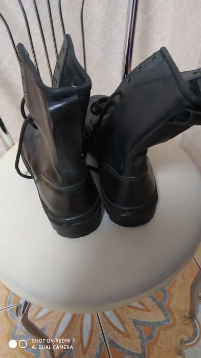 Берцы " кожа" демисезонные (41 и 42 раз.).