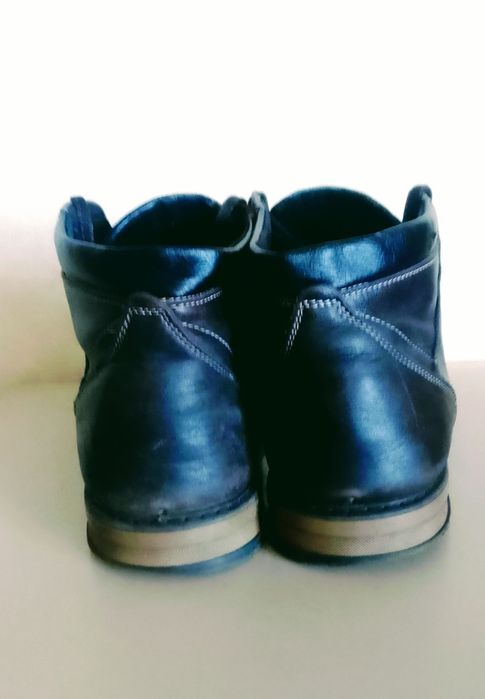 Фирменные кроссовки и зимние кожаные ботинки. Made in Italy. 40, 37р.