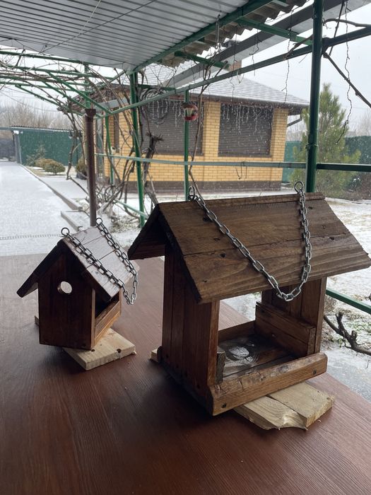 Продам,кормушку для птиц