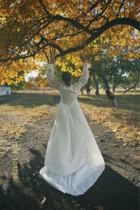 Вінтажна весільна максі сукня XX століття зі шлейфом розмір XS-M