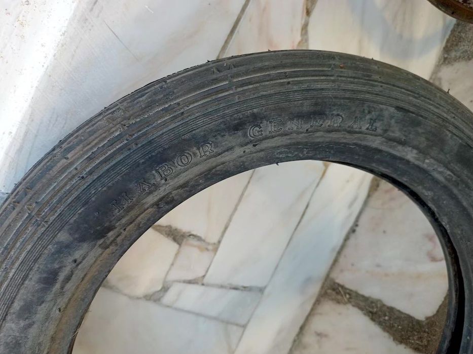Roda Jawa 16" + Pneu Clássico Mabor General 3.25-16