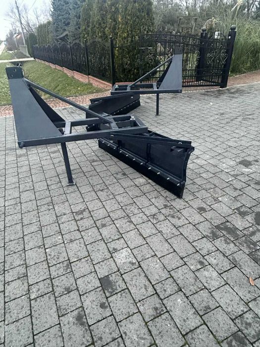 Pług do śniegu/ Spych na tył ciągnika Pług śnieżny do traktora DOWÓZ