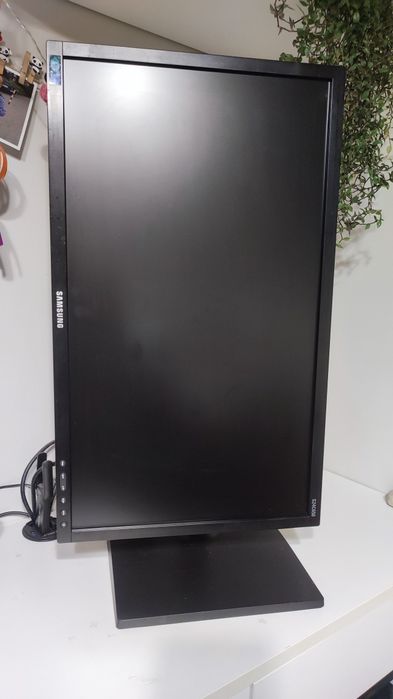 Monitor Samsung 24" LED IPS