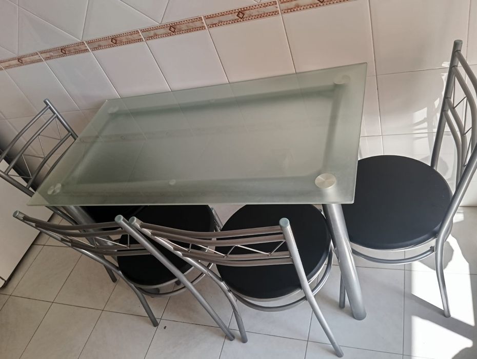 Mesa cozinha c/ cadeiras